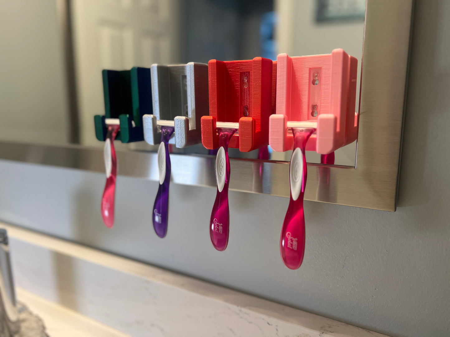 The Essential Razor Holder